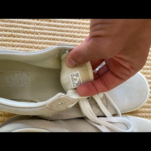 Vans - Picture 4 of 4